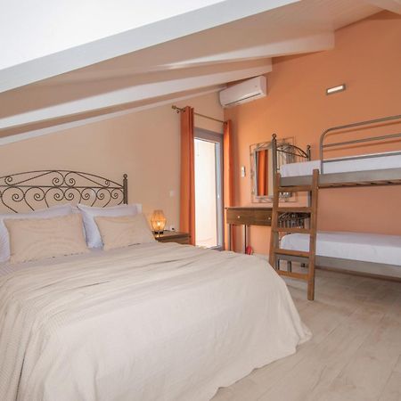 Gold Olive Suites Аликанас Экстерьер фото