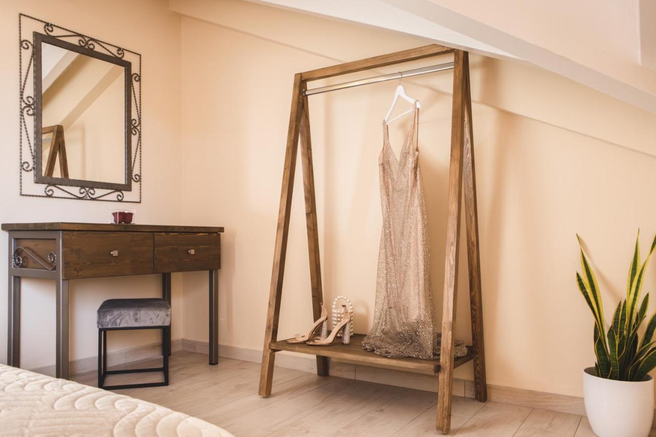 Gold Olive Suites Аликанас Экстерьер фото