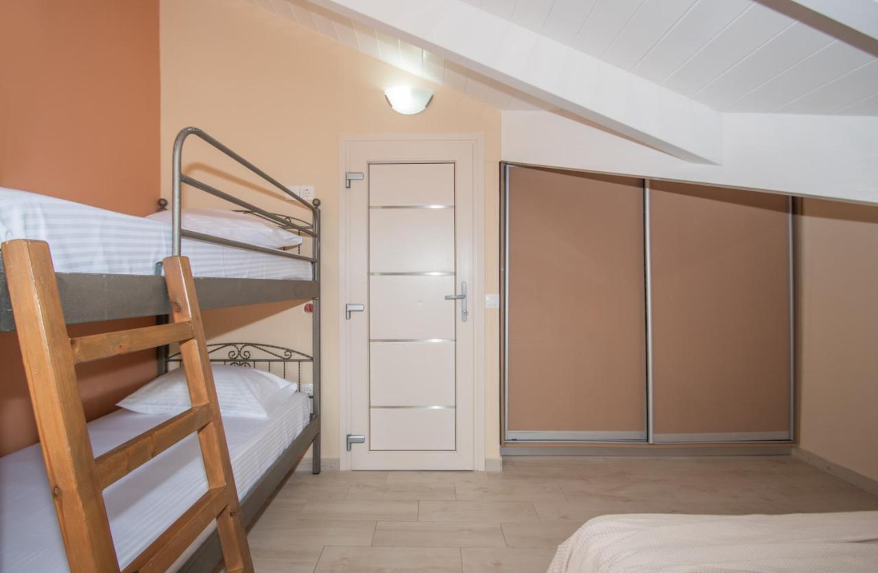 Gold Olive Suites Аликанас Экстерьер фото